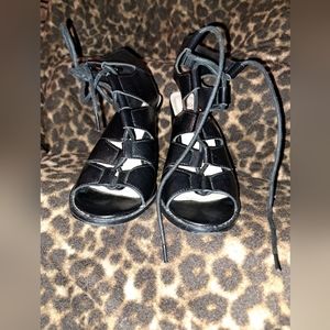 🪻🌺🌷Nature Breeze sz 6 Black  Heeled Sandal w/ankle tie.🪻🌺🌷